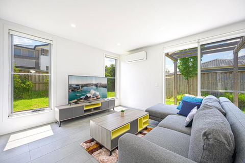 Denham Court Adorable 4Br House With Wifi &Parking - Accommodation NSW 0
