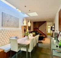 3 Storey Home Close Walk to Fox Studios SCG  City - Accommodation NSW