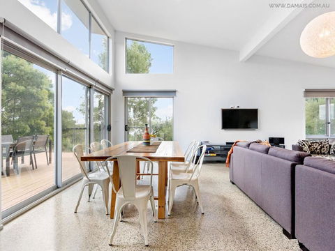 4 King Or 8 Single Beds WiFi, Netflix, Pet Friendly - Accommodation NSW 3