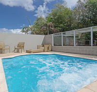 516 'Oaks Pacific Blue' 265 Sandy Point Road- private pool aircon WIFI - Accommodation NSW