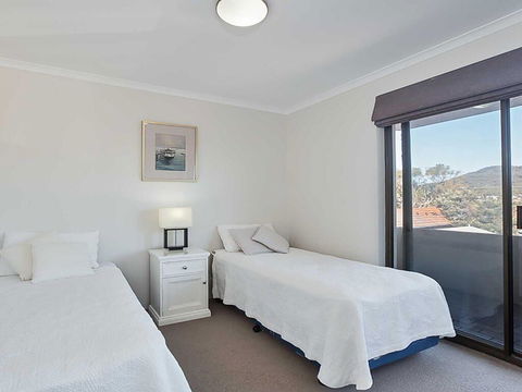 6 'Skyline' 12 Thurlow Avenue - Foxtel & Aircon - Accommodation NSW 1