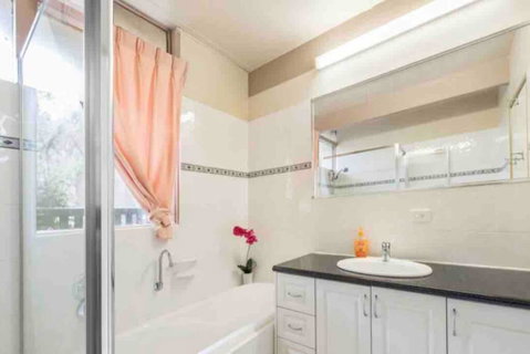 6 Bedroom Beautiful And Comfy Family House - Accommodation NSW 1
