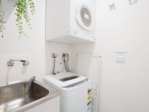 68 'Bay Parklands' , 2 Gowrie Ave - Aircon, Pool, Tennis Court, Communal Spa - Accommodation NSW 1