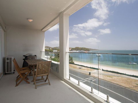7 'Bayview Towers', 15 Victoria Parade - Stunning Unit With Fabulous Views - Accommodation NSW 0