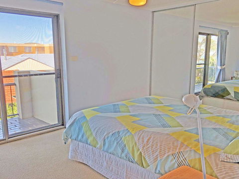 7 'Skyline' 12 Thurlow Avenue - Unit With A WOW Factor - Accommodation NSW 3
