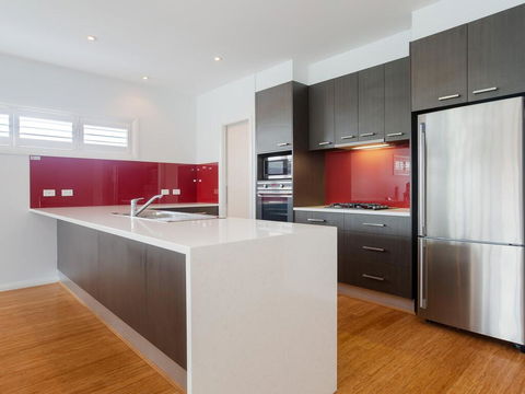 7 Judith Street - Stunning Duplex With Ducted Air - Accommodation NSW 2