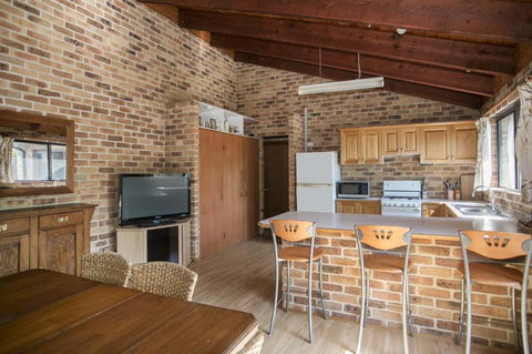 75 River Rd - Tabourie Hideaway - Accommodation NSW 2