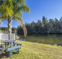 77 Lake Entrance Rd - Waterfront Wonder - Accommodation NSW