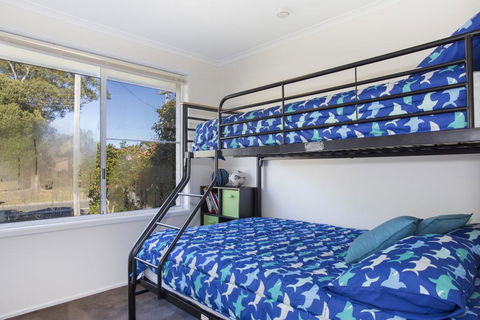 77 Lake Entrance Rd - Waterfront Wonder - Accommodation NSW 1
