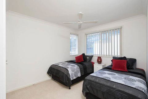 7B Achilles Street, Nelson Bay - White Waves - Accommodation NSW 2