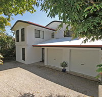 8 Springfield Avenue - Pet Friendly Linen Included - Accommodation NSW