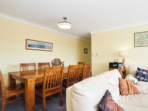 9 'Adriana' 83 Ronald Avenue - Fabulous Views & Aircon - Accommodation NSW 1