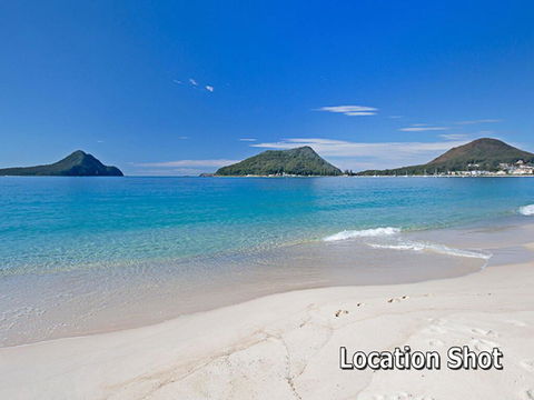 9 'Adriana' 83 Ronald Avenue - Fabulous Views & Aircon - Accommodation NSW 3