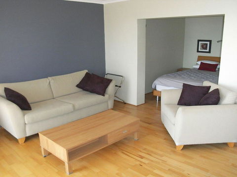 9 'Blue Vista', 13 Victoria Parade - Studio With Stunning Views - Accommodation NSW 2