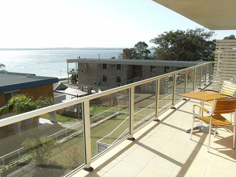 9 'Blue Vista', 13 Victoria Parade - Studio With Stunning Views - Accommodation NSW 1