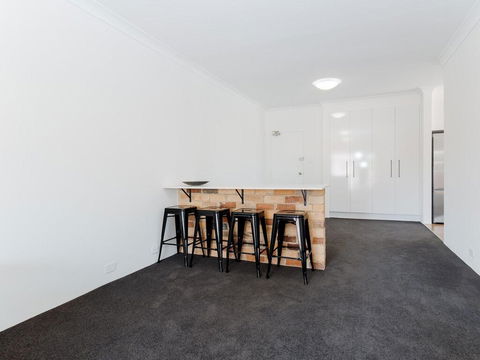 9 'Bronte Court', 17 Magnus Street - Renovated Unit With Filtered Views & Pool - Accommodation NSW 3