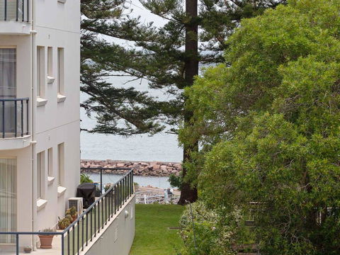 9 'Bronte Court', 17 Magnus Street - Renovated Unit With Filtered Views & Pool - Accommodation NSW 0
