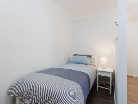 9 'Shoal Bay Beach Apartments' 2 Shoal Bay Road -air Conditioning And Complex Swimming Pool - Accommodation NSW 1