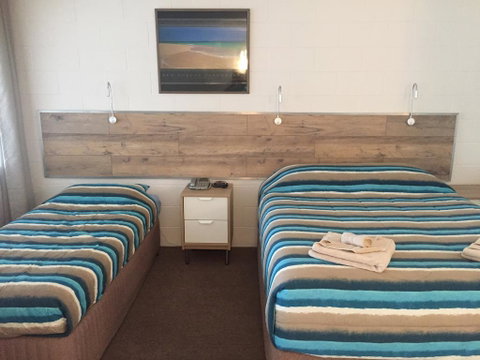 A & A Motel - Accommodation NSW 3