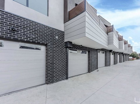 A Brand New Private Townhouse - Accommodation NSW 1