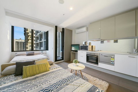 A Charming Studio With Stunning City Views - Accommodation NSW 2