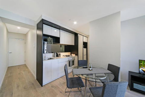 A Cozy & Stylish Suite Near Melbourne Central - Accommodation NSW 2