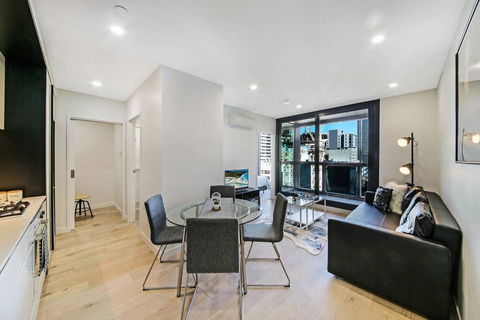 A Cozy & Stylish Suite Near Melbourne Central - Accommodation NSW 1