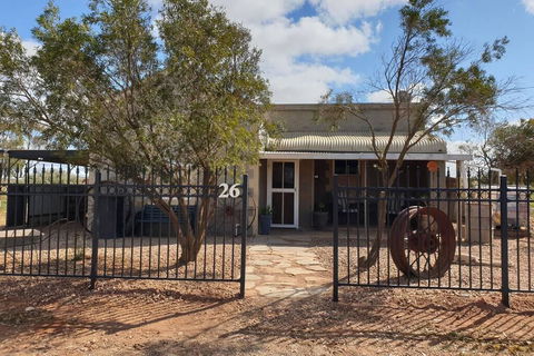 A Real Bush Retreat. Kangas, Emus & Starry Skies. - Accommodation NSW 0