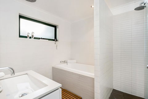 A Top Spot - Accommodation NSW 2