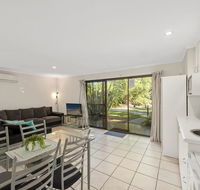 Aanuka Tropical Spa Bure - Accommodation NSW