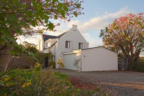 Aarn House B&B Airport Accommodation - Accommodation NSW 2