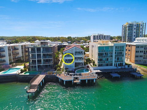 Absolute Waterfront On The Pumicestone Passage - Accommodation NSW 0