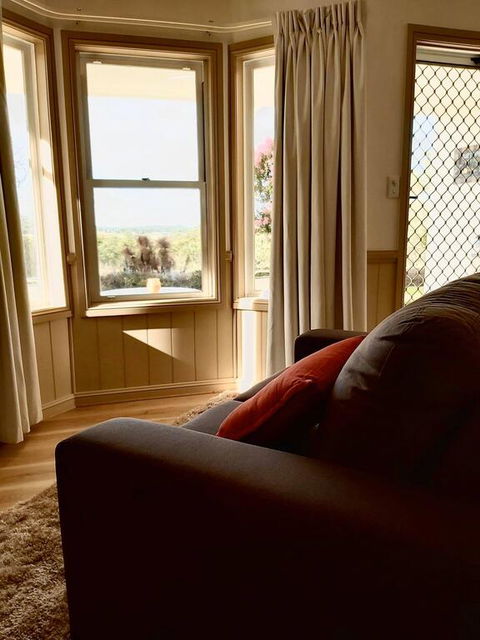 Accommodation Creek Cottages & Sundown View Suites - Accommodation NSW 3