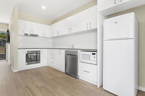 Achilles Street, 1/6 - Accommodation NSW 3