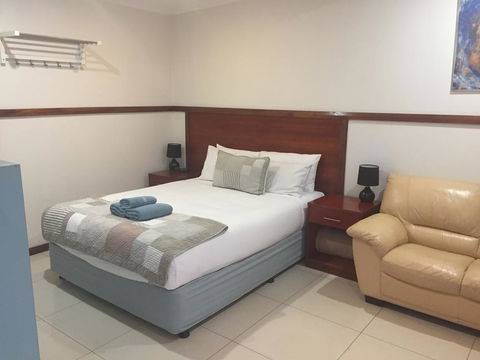 Across Country Motel And Serviced Apartments - Accommodation NSW 1