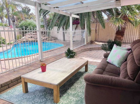 Edgewater Whole Holiday Resort - Accommodation NSW 2