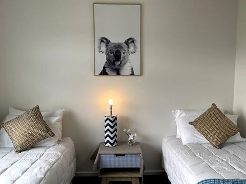Empty Boat - Spacious 5 Bedroom Entire Modern Home In Wallan - Accommodation NSW 1
