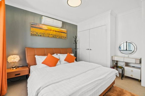 Equitice Autumn Moonlight Villa - Accommodation NSW 4