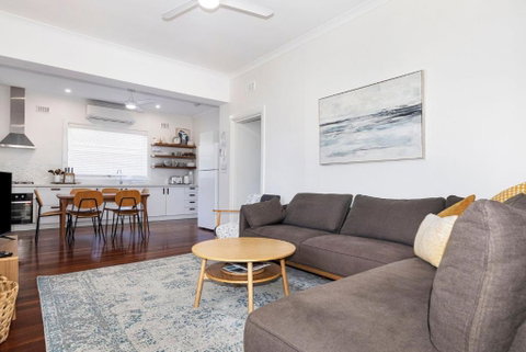 Fairbairn Beach House - Accommodation NSW 2