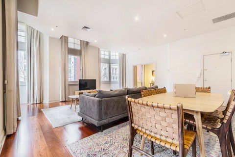 Fabulous Collins Street Luxury 2 BR Apartment - Accommodation NSW 1