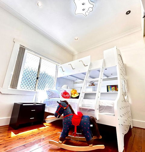 Family Retreat House 3 Bdrm With Parking Netflix Close To Train - Accommodation NSW 1
