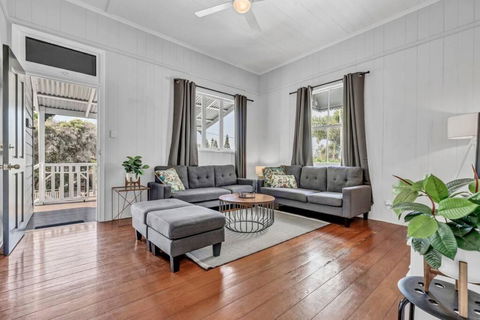 Gabba Central 2 Separate Homes 1 Block 6 Bdrms - Accommodation NSW 2