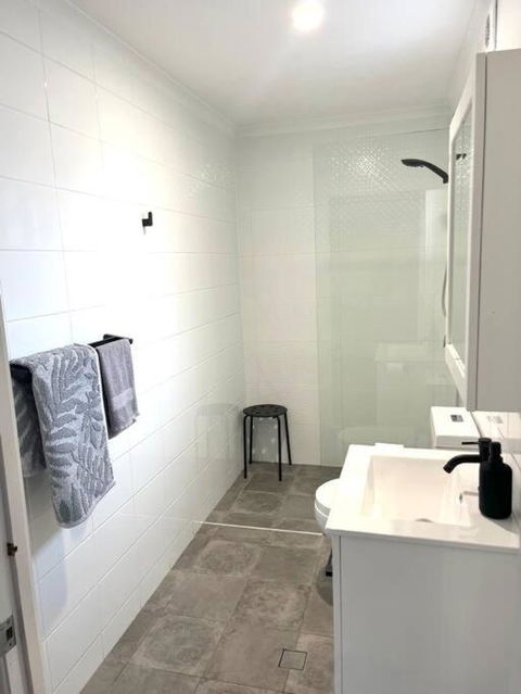 Gabba Central 2 Separate Homes 1 Block 6 Bdrms - Accommodation NSW 3