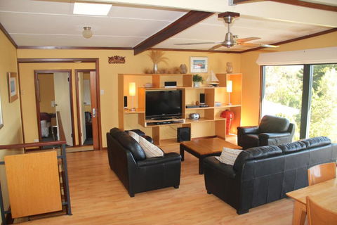 Gabbadah Beach House - Accommodation NSW 2