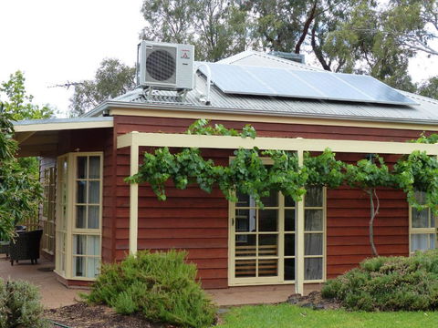 Glenbar Cottage Yelta - Accommodation NSW 0