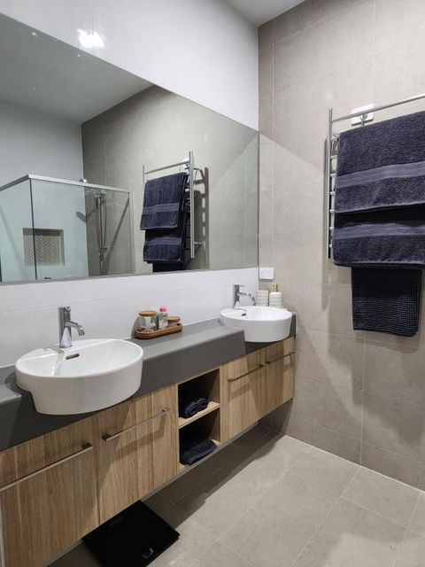 Holiday At The Beach, Spa Bath, King Bed With TV - Accommodation NSW 3