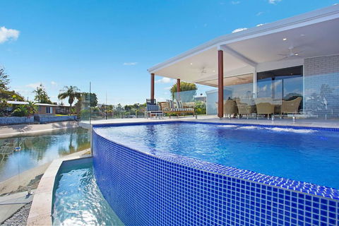 INCREDIBLE VALUE - Perfect For Large Families - Accommodation NSW 0