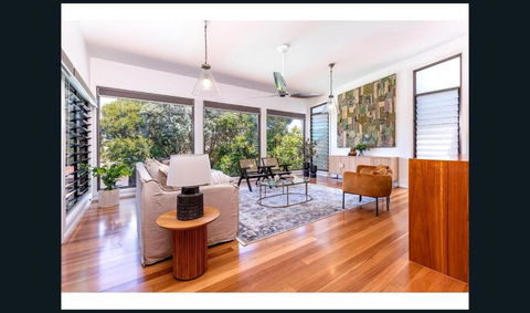 IndulgeAtSurfriders - Accommodation NSW 1