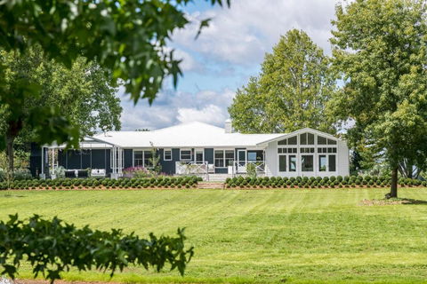 Isca House, Exeter, NSW - Accommodation NSW 0