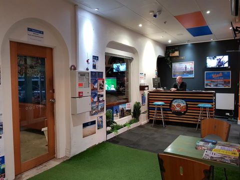 Adelaide Travellers Inn Backpackers Hostel - Accommodation NSW 2
